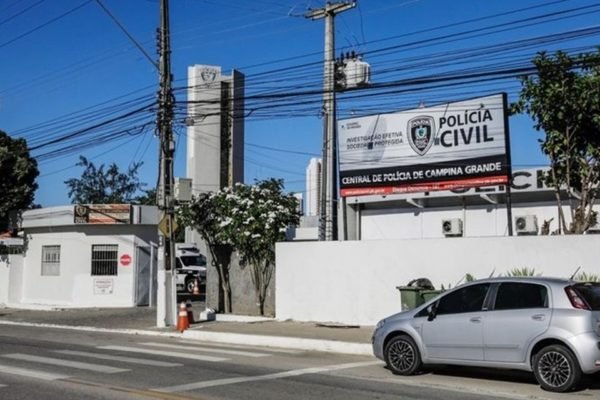 Imagem colorida de fachada da Polícia Civil de Campina Grande (Paraíba) - Metrópoles
