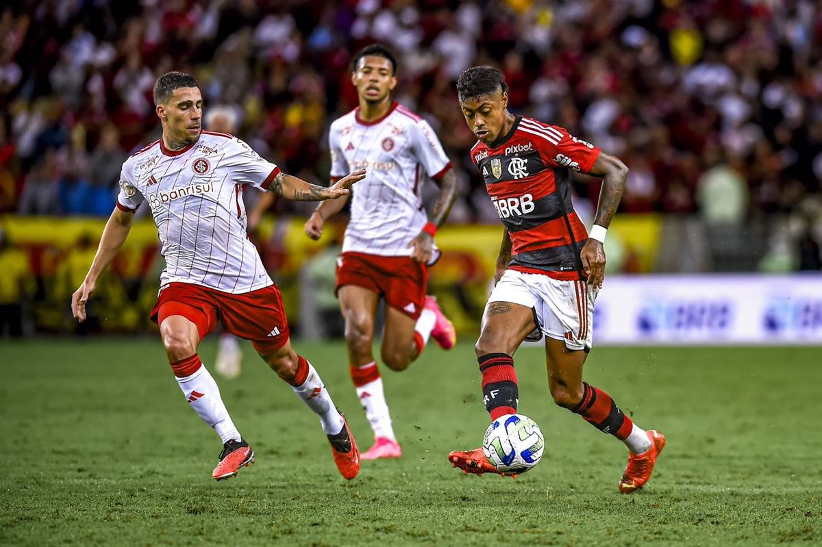 Resultado do jogo do Flamengo: Rubro-negro faz 3 a 0 e sonha com