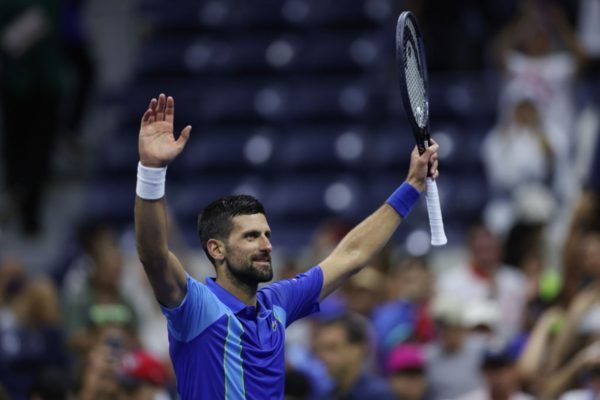 Jovem espanhol destrona Djokovic e faz história em Wimbledon