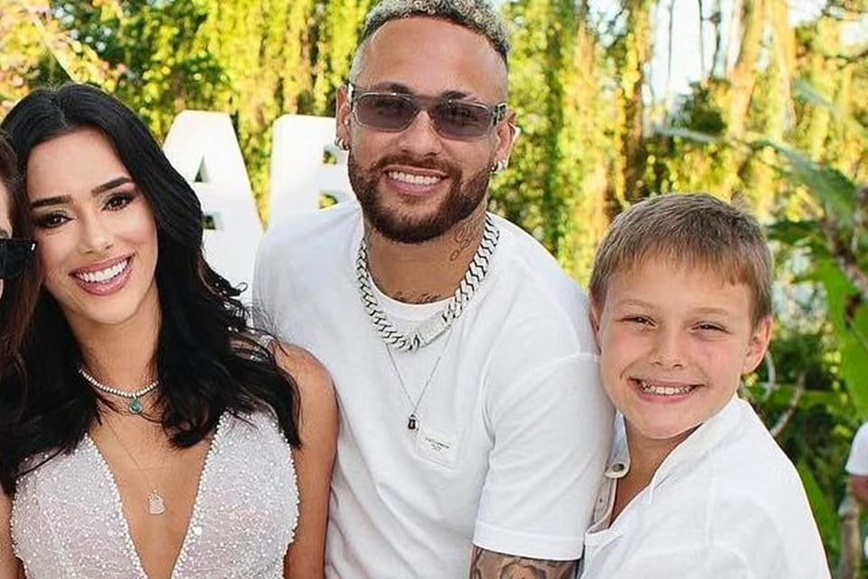 Neymar, Bruna Biancardi e o filho, Davi Lucca no chá revelação de Mavie - Metrópoles