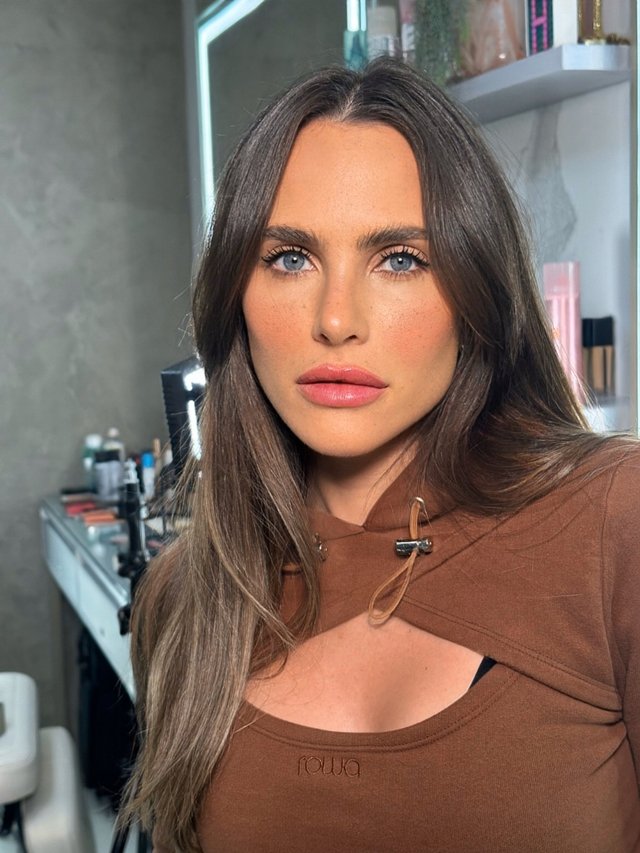 Produção de Strawberry Make-up feita por Antonio Barbosa em Wanda Grandi Zhu