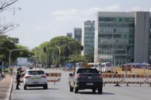 https://uploads.metropoles.com/wp-content/uploads/2023/09/02104941/Esplanada-dos-Ministerios-tem-preparativos-para-7-de-setembro-2-300x200.jpeg