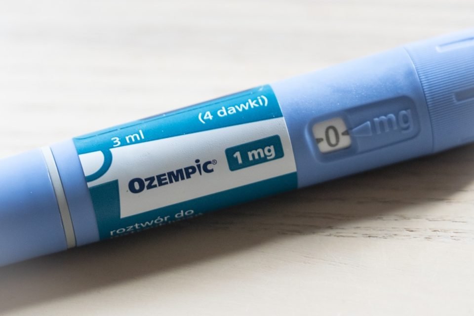 imagem colorida medicamento Ozempic usado no tratamento de diabetes e emagrecimento - Metrópoles