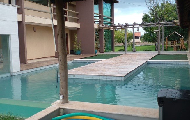 Imagem de uma piscina