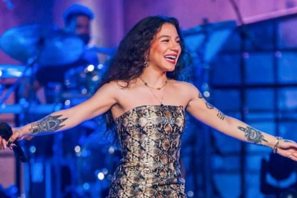 “É bom amar”, diz Priscilla Alcântara sobre namoro com músico famoso