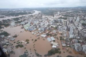Imagem mostra destruição deixada em cidades do Rio Grande do Sul após a passagem de ciclone extratropical - Metrópoles