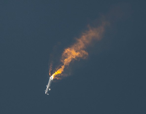 la fusée qui a explosé a besoin de 63 ajustements avant le lancement