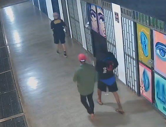 Vídeo Dupla Espanca Jovem Na Asa Norte Durante Roubo De Celular