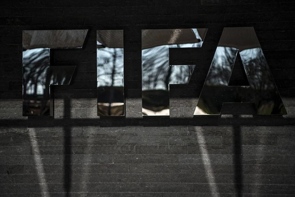 Fifa estende sanções a nível mundial de jogadores brasileiros