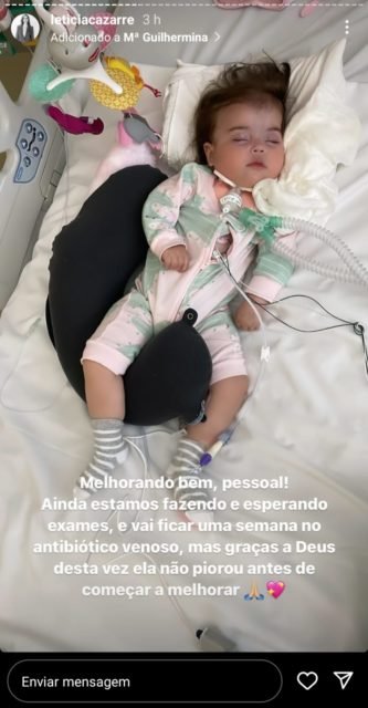 Maria Guilhermina, filha de Letícia e Juliano Cazarré no hospital - Metrópoles