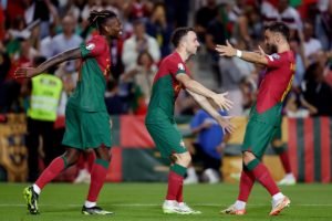 Cristiano Ronaldo faz dois e Portugal goleia Luxemburgo por 6 x 0