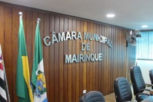 Fotografia colorida da Câmara Municipal de Mairinque