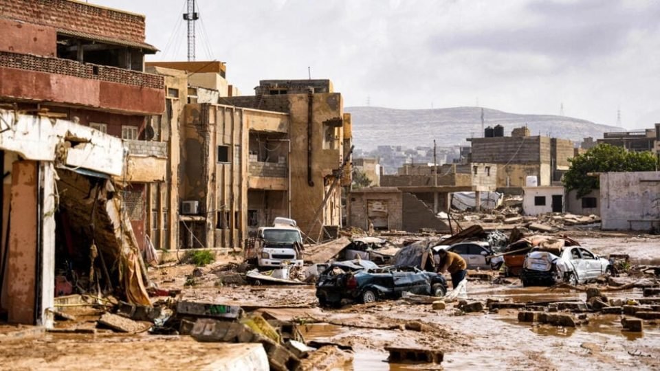 Imagem colorida de desastre causado por tempestade na Líbia - Metrópoles