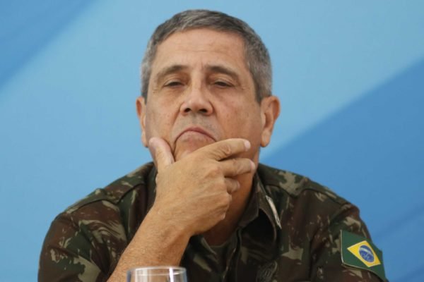 General Braga Netto, durante coletiva de imprensa - metrópoles