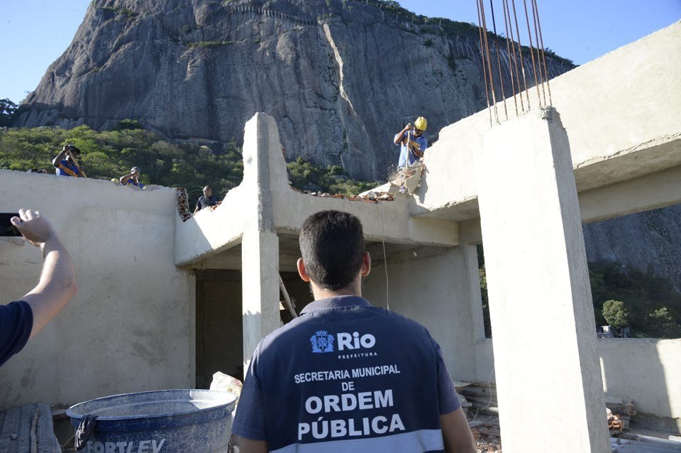 Mansão do tráfico na Rocinha é demolida - Metrópoles