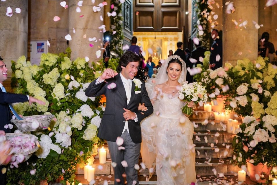 Sylvia Venâncio e Rafael Alfinito se casam em festa luxuosa em Paris