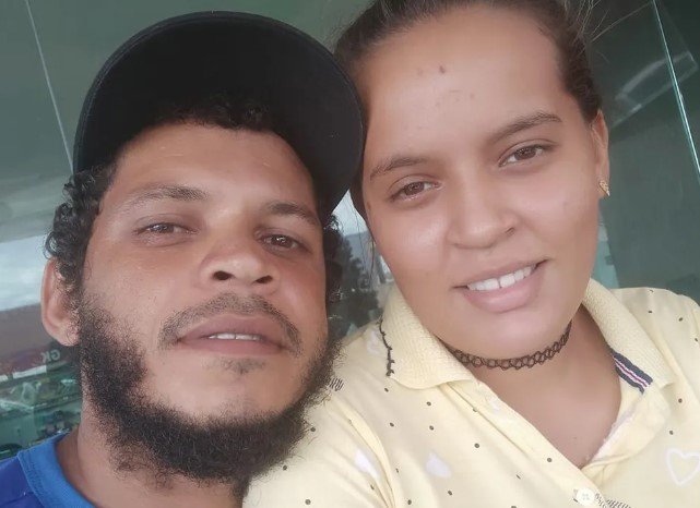 Foto colorida de suspeito de matar namorada e vítima de feminicídio do Mato Grosso - Metrópoles