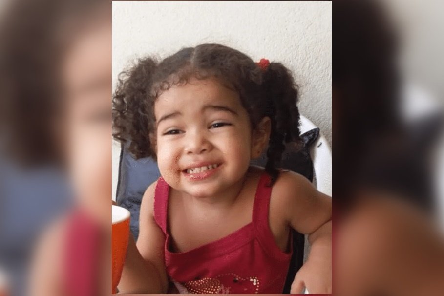 Fotografia colorida da menina heloisa dos santos, de apenas 3 anos, que foi morta após ser baleada durante ação da PRF no Rio de Janeiro