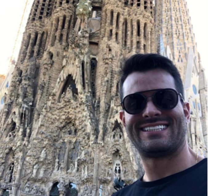 Homem sorrindo
