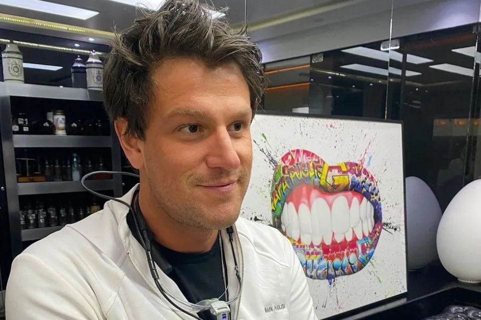 Foto colorida de Rafael Puglisi, dentista das celebridades
