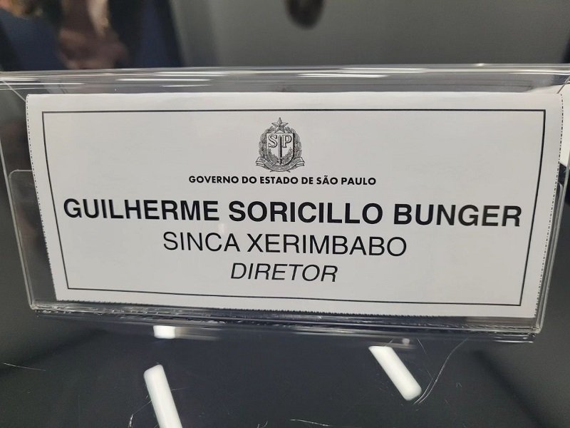 Fotografia colorida mostra placa com o nome de Guilherme Bunge - Metrópoles