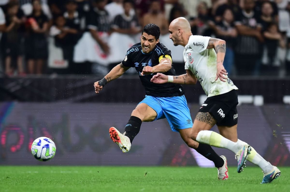 Com lei do ex e pênalti, Grêmio derrota o São Paulo pelo Brasileirão -  Lance!