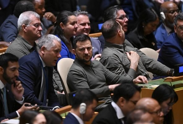 imagem colorida presidente zelensky - metropoles