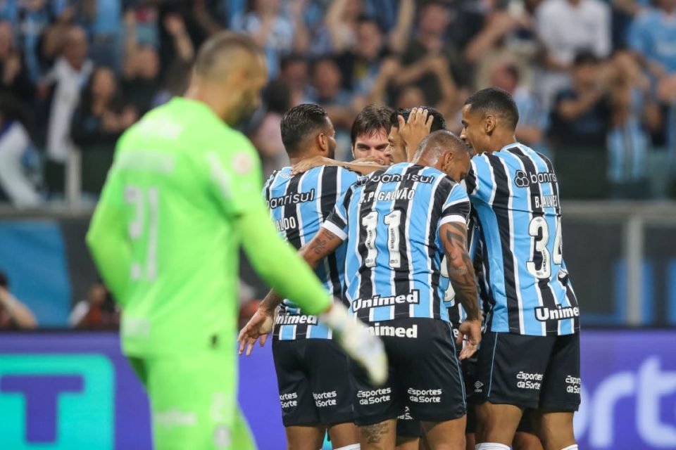 Grêmio vence Palmeiras e Botafogo pode retomar vantagem na liderança
