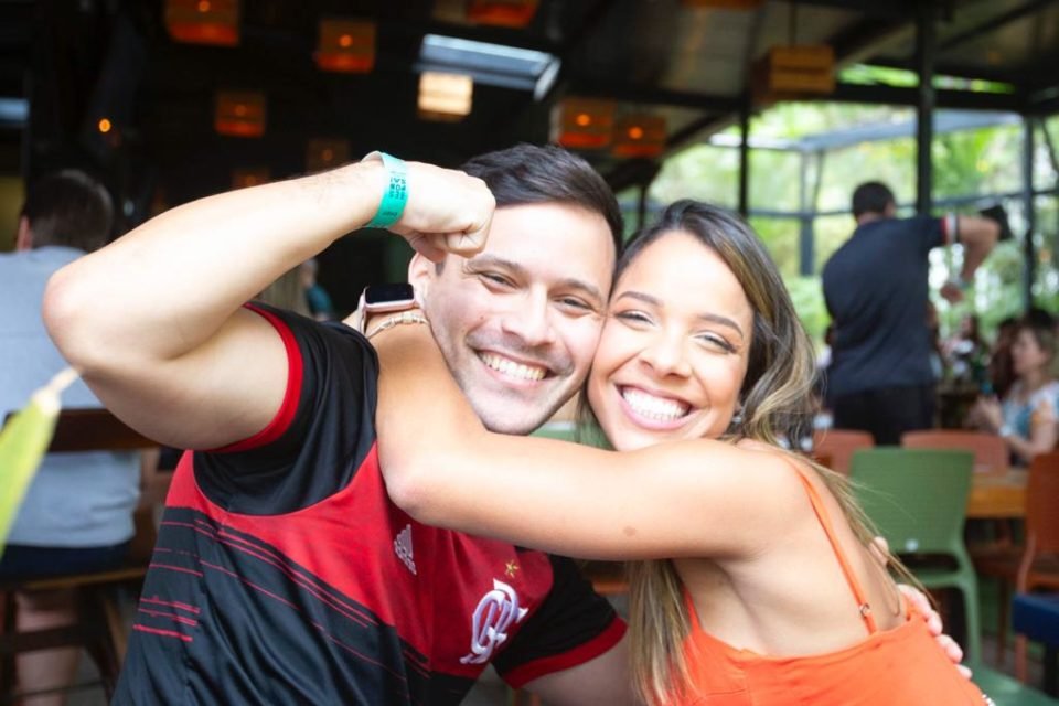 Moradores do DF empolgados vão para bares acompanhar o jogo do Brasil