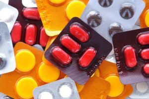 Imagem colorida de medicamentos remédio controlado - Metrópoles