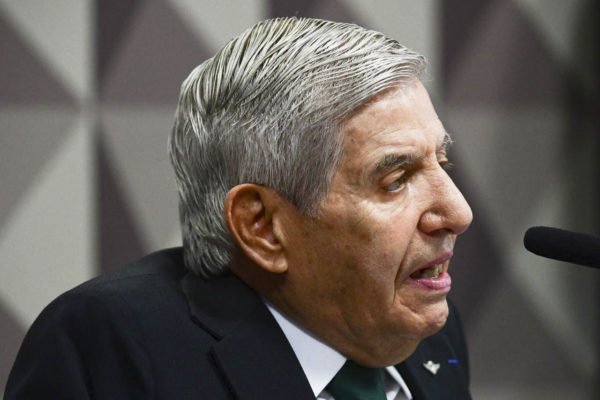 Depoimento de general Augusto Heleno, ex-ministro do Gabinete de Segurança Institucional GSI do governo Bolsonaro, na CPMI do 8 de Janeiro - Metrópoles