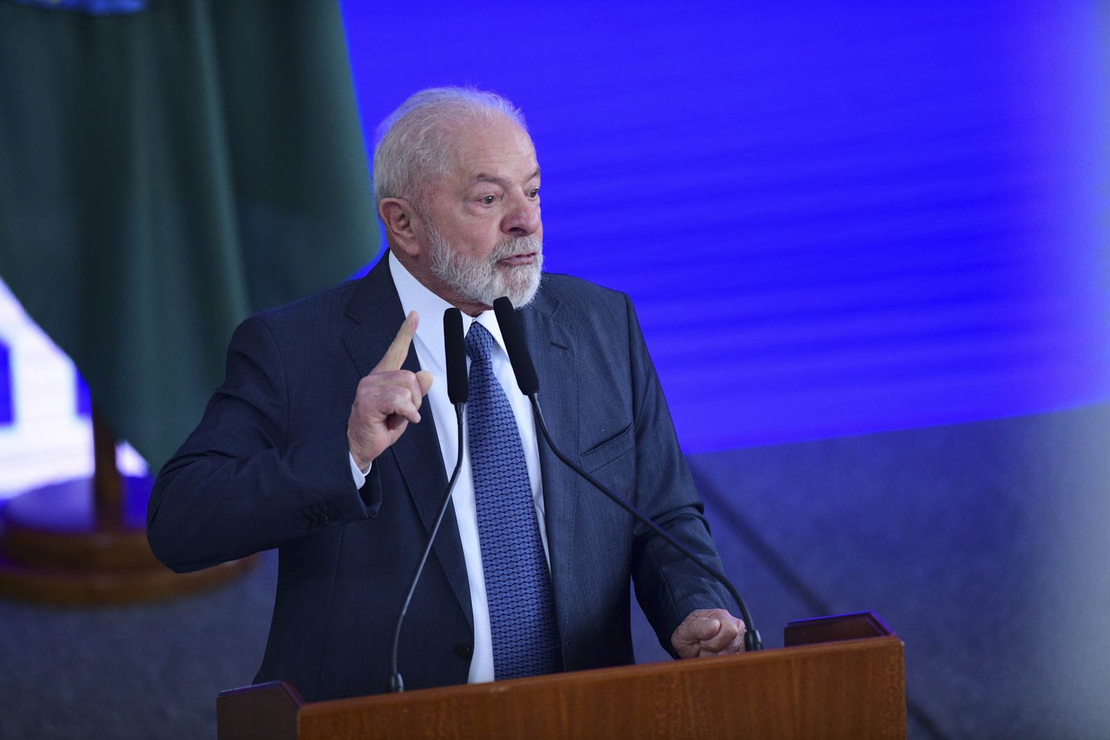Lula diz que Brasil não poupará esforços para evitar escalada do