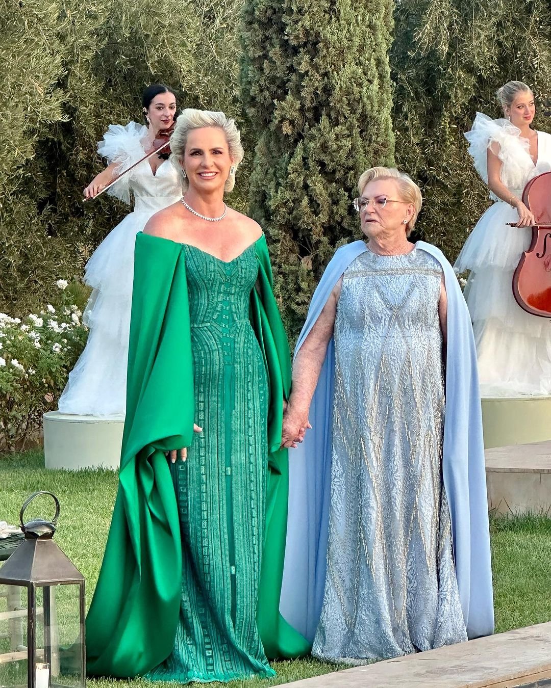 Mãe da noiva, Zilah Garcia, ao lado da avó Zuleica