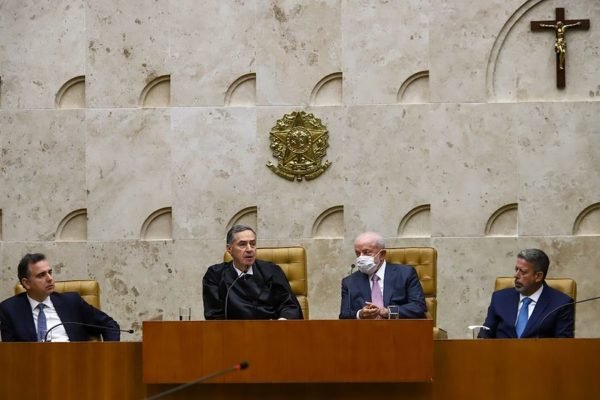 Pacheco, Barroso, Lula e Lira no plenário do STF