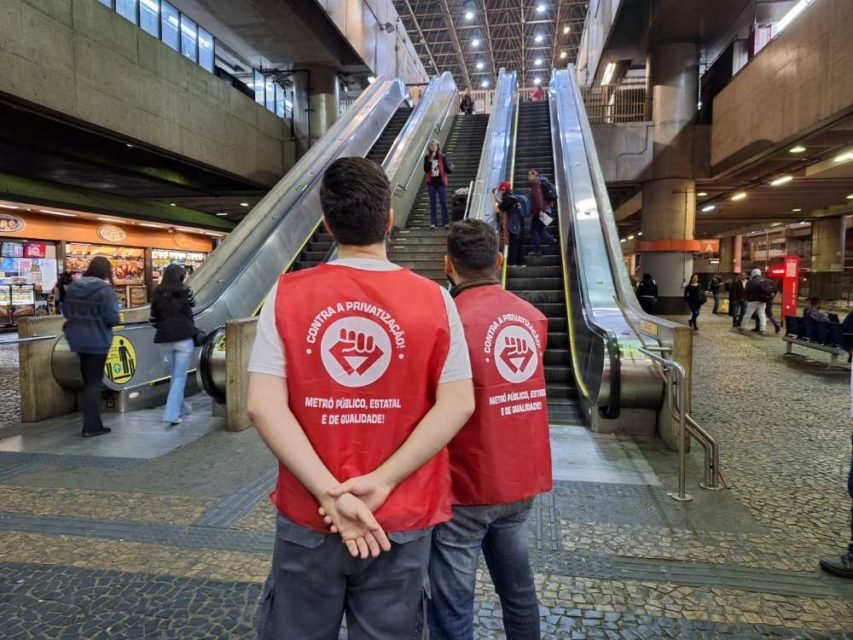 foto colorida da movimentação na estação Itaquera em meio à greve dos metroviários desta terça em SP - Metropoles