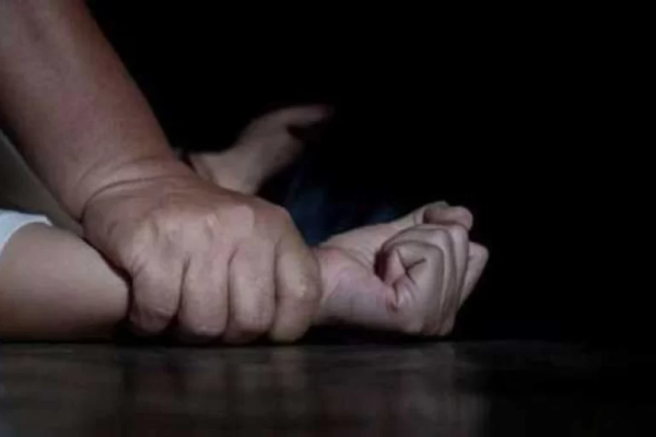 Meninas de 11 e 14 anos são violentadas pelo pai estupro
