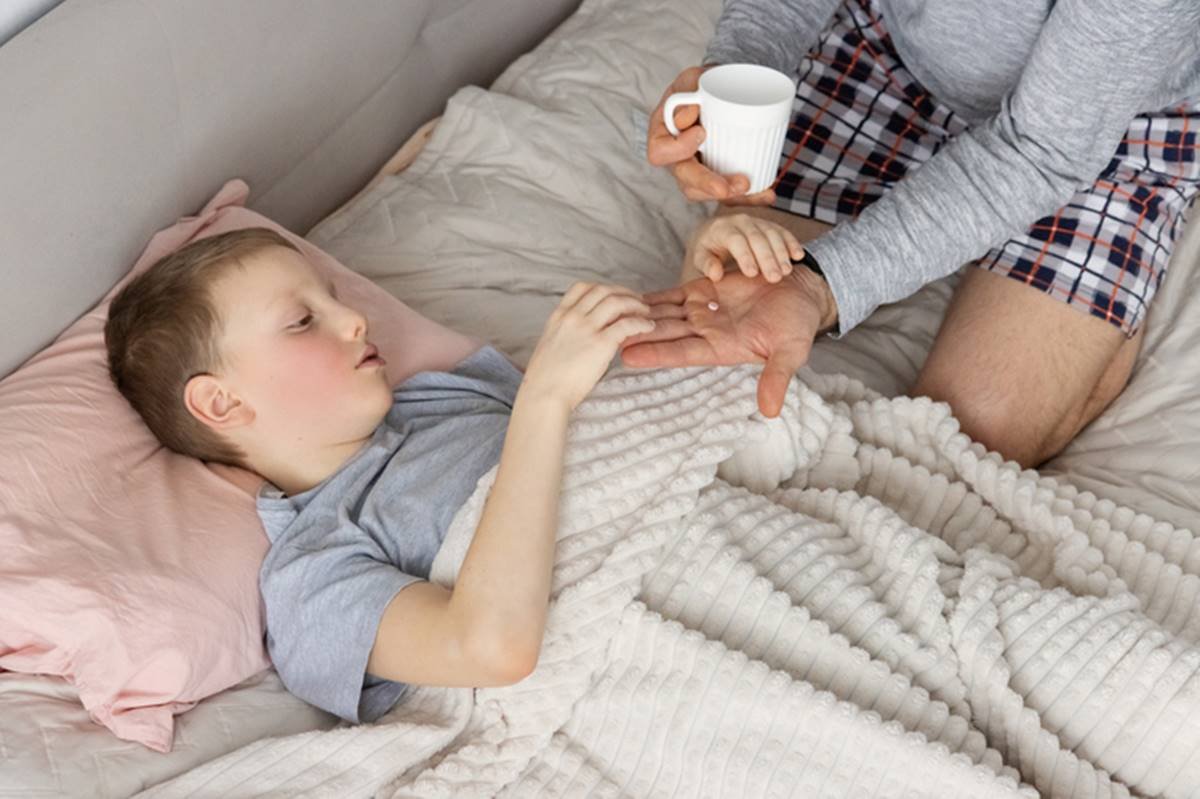 AAS conheça cinco riscos de medicar crianças com aspirinas Metrópoles