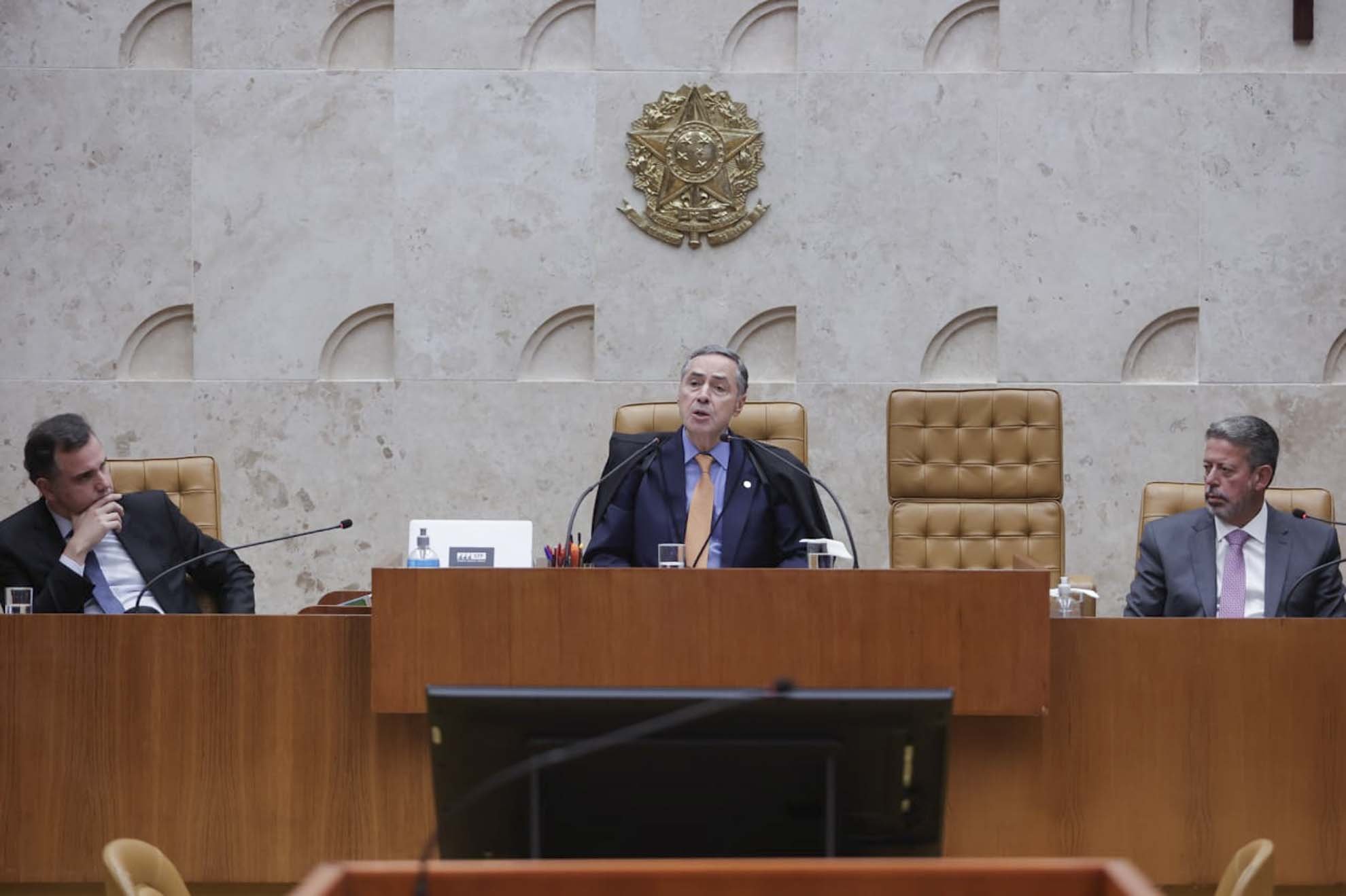 MInistro do STF Luis Roberto Barroso em sessão STF - Metrópoles