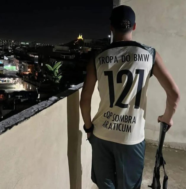 Imagem colorida mostra Ryan Nunes de Almeida é suspeito de estar envolvido em execução de médicos no Rio - Metrópoles