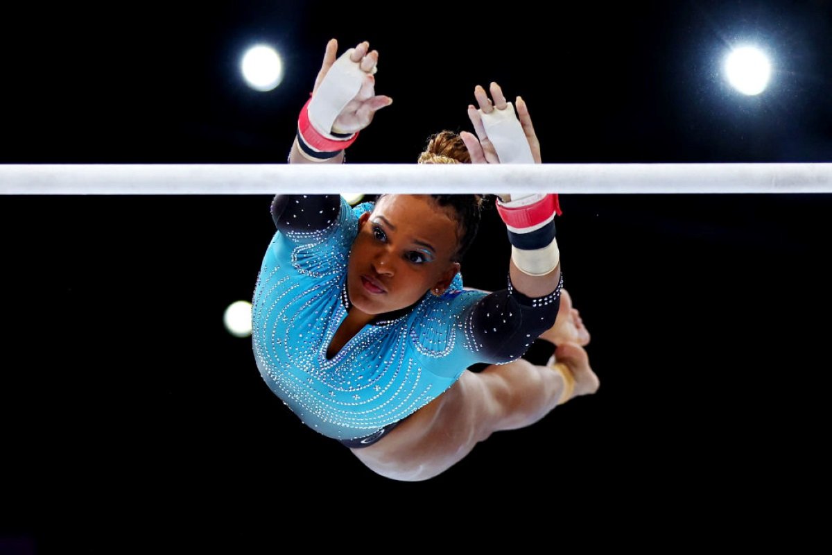 Rebeca Andrade conquista prata no Mundial de Ginástica Artística