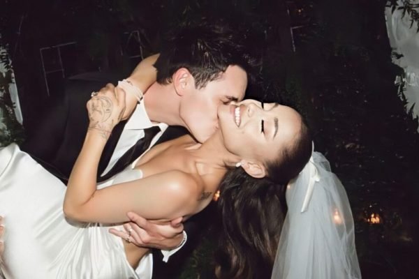Na foto, a cantora Ariana Grande e o ex-marido Dalton Gomez - Metrópoles