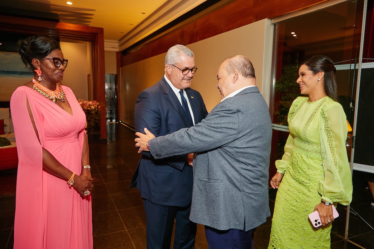 Governador Ibaneis Rocha prestigia evento pela Embaixada do Gabão - Meu  Quadradinho