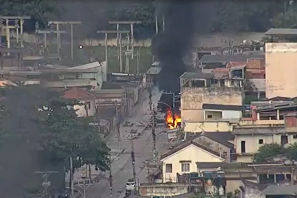 Polícia faz megaoperação contra o Comando Vermelho (CV) no Rio de Janeiro