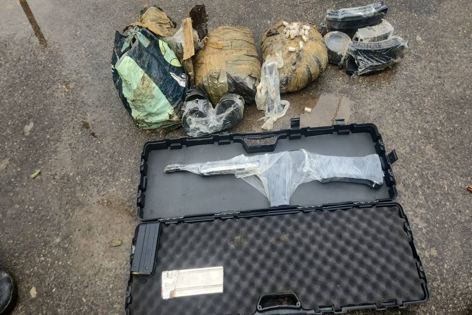 Veja Imagens De Megaoperação Policial Contra O Cv No Rio De Janeiro