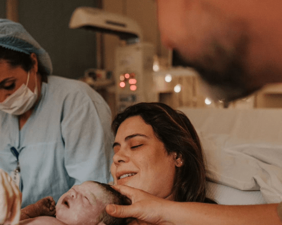 Michelle Loreto deu a luz &agrave; Aurora