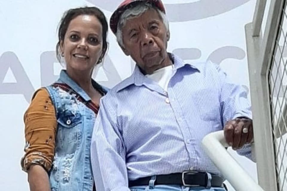 Roque, assistente de Silvio Santos, recebe alta do hospital