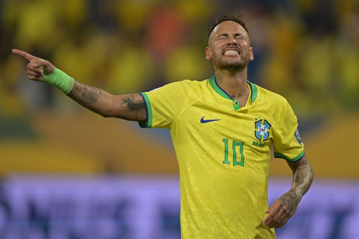 Time árabe decide suspender contrato de Neymar durante lesão. Entenda!