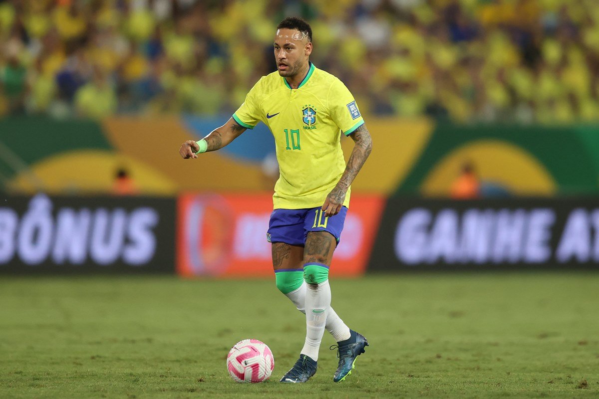 Sem licença paternidade? Neymar vai jogar hoje contra a Venezuela