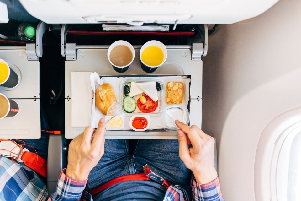 Dicas sobre levar sua própria comida em viagens de avião - Lugares por Onde  Ando - Campo Grande News