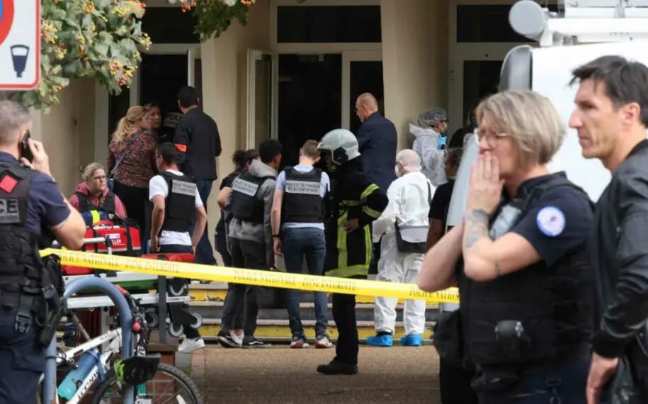 Escola na França sofre ataque